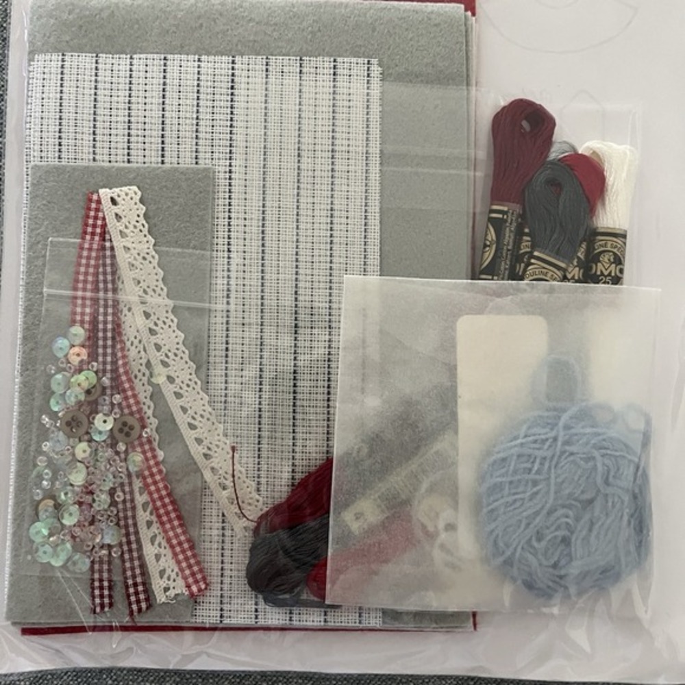 Alicia Paulson Posie Snow Day Ornament Patterns Craft Kit Felt Embroidery NEWDIY - Picture 4 of 7